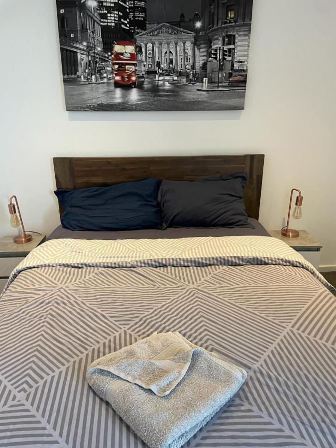 Luxury En-Suite Room Olympic Village In Shared Apartment Londres Exterior foto