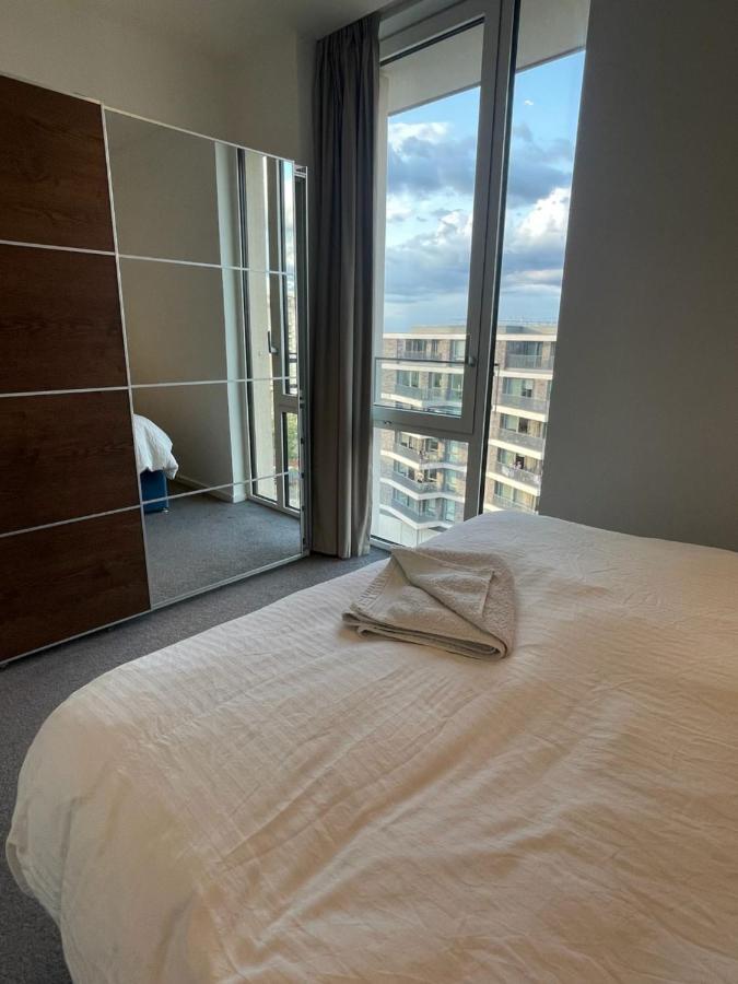 Luxury En-Suite Room Olympic Village In Shared Apartment Londres Exterior foto