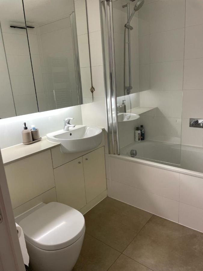 Luxury En-Suite Room Olympic Village In Shared Apartment Londres Exterior foto